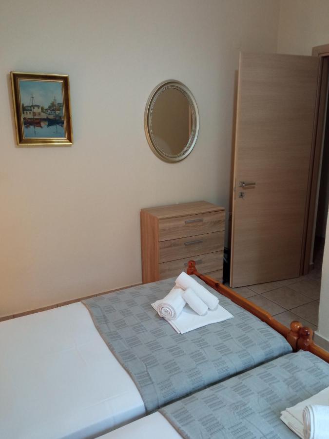 Apartament Sofia'S Garden Néa Péramos Zewnętrze zdjęcie
