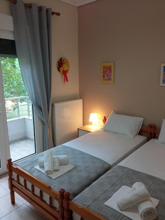 Apartament Sofia'S Garden Néa Péramos Zewnętrze zdjęcie