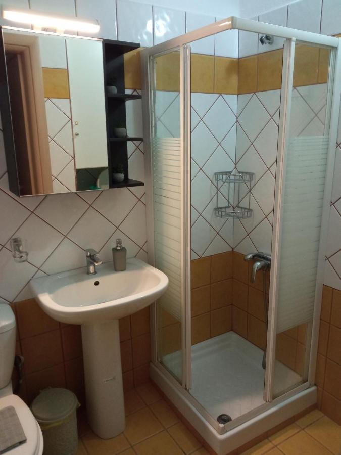 Apartament Sofia'S Garden Néa Péramos Zewnętrze zdjęcie
